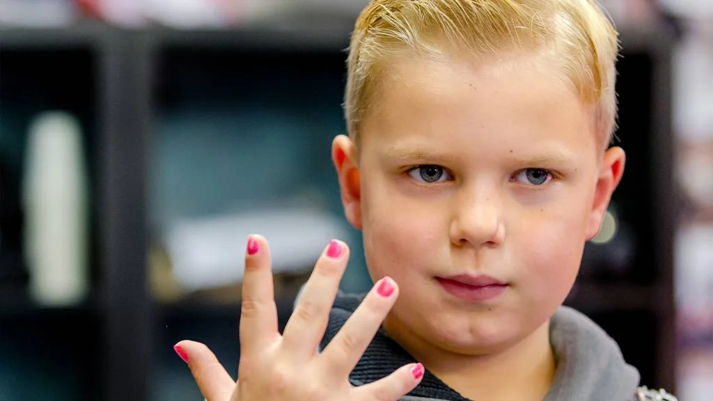 Nagellakheld Tijn krijgt plein in eigen dorp: 'Hij is niet vergeten'
