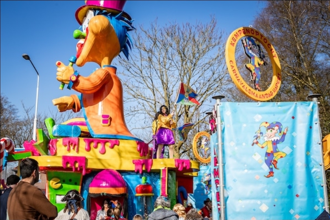 Wagens maken een andere bocht tijdens Kempenoptocht: ‘Lekker druk, maar veiligheid voorop’