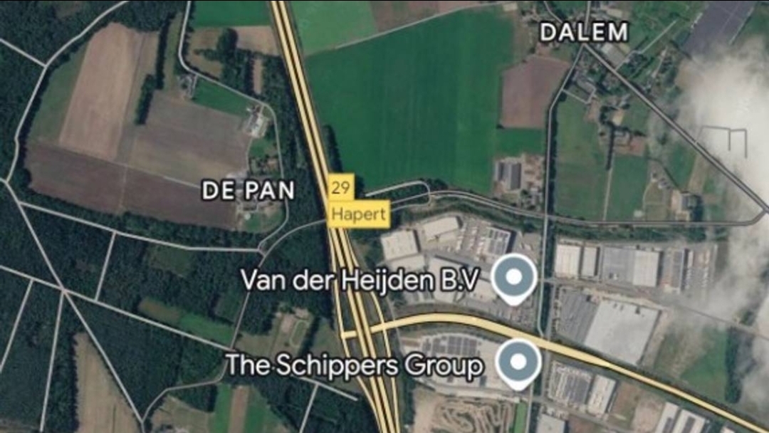 Dode hond en pup gevonden op A67 bij Hapert